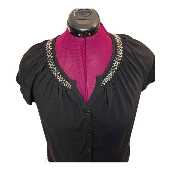 Faded Glory Peasant Short Sleeve Blouse with Shirring and Embroidery - Picture 5 of 12